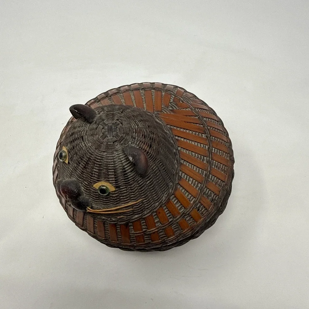 VTG Whimisical Woven Bamboo Cat Basket Boho Folk Art‎ Trinket With Lid